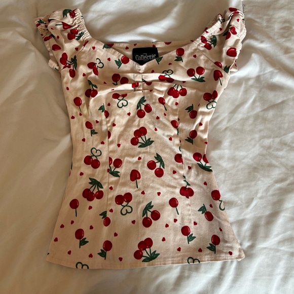 Collectif Tops - Cherry Printed Vintage Slim Fit Top